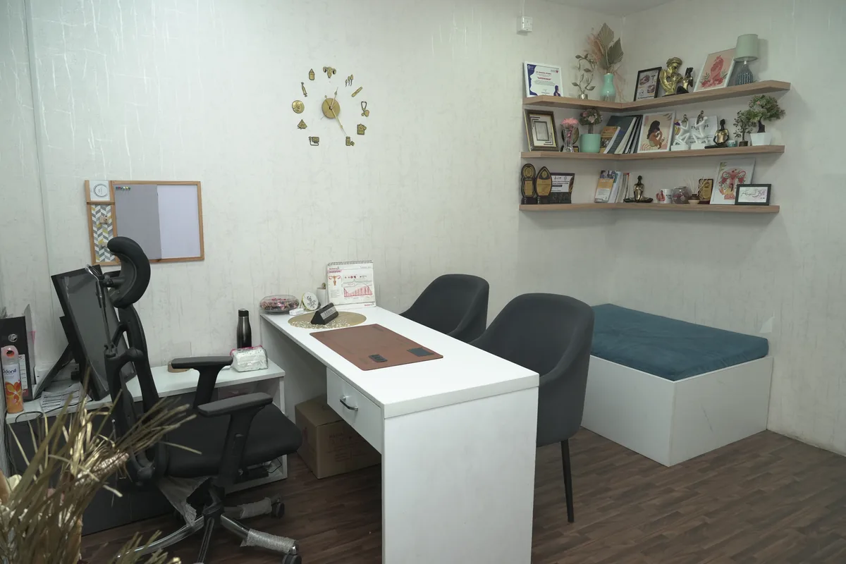 Consultation room where Dr. Rukkayal sees patients in Mylapore, Chennai
